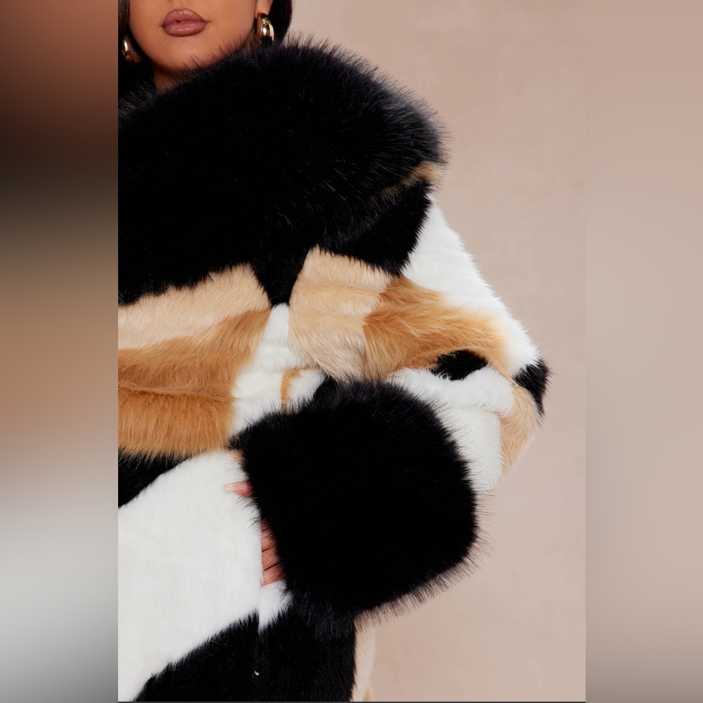 Geometric Patterned Fur Coat 1X - Picture 4 of 12